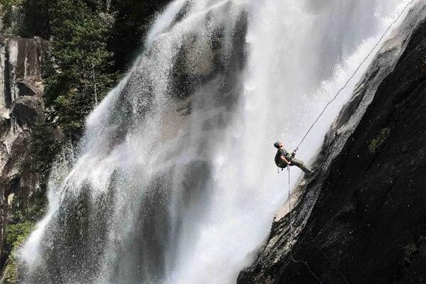 Squamish’s Shannon Falls Rappelling Tour
